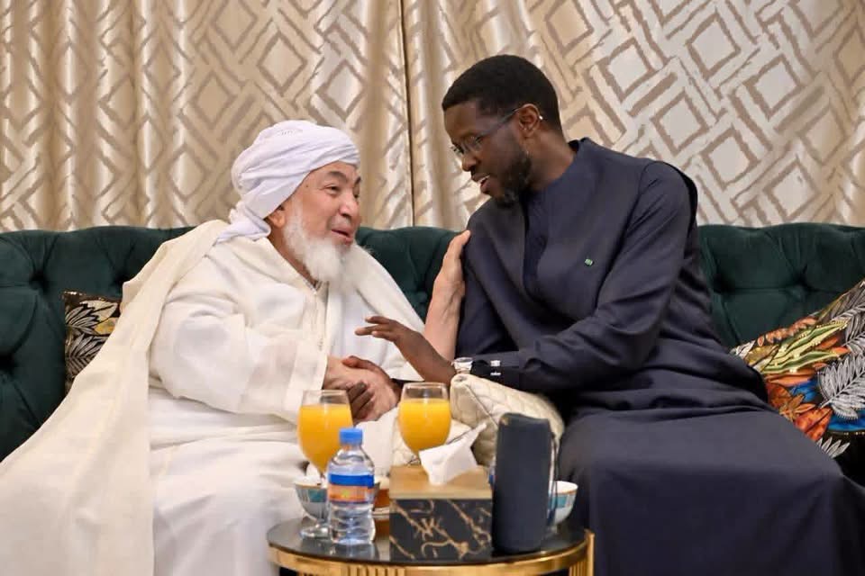 الرئيس السنغالي يزور الشيخ عبد الله بن بيّه في نواكشوط
