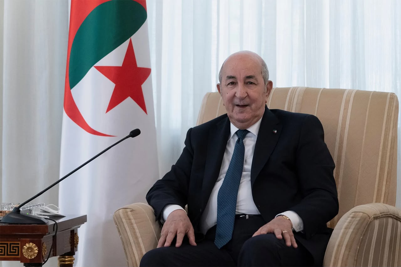 تبون: الجزائر تدخلت عسكريًا في النيجر بعد محاولة زعزعة استقرار نيامي